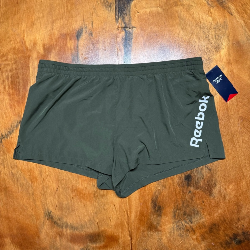 NWT-Reebok Vector Athletic Shorts Black Lichen